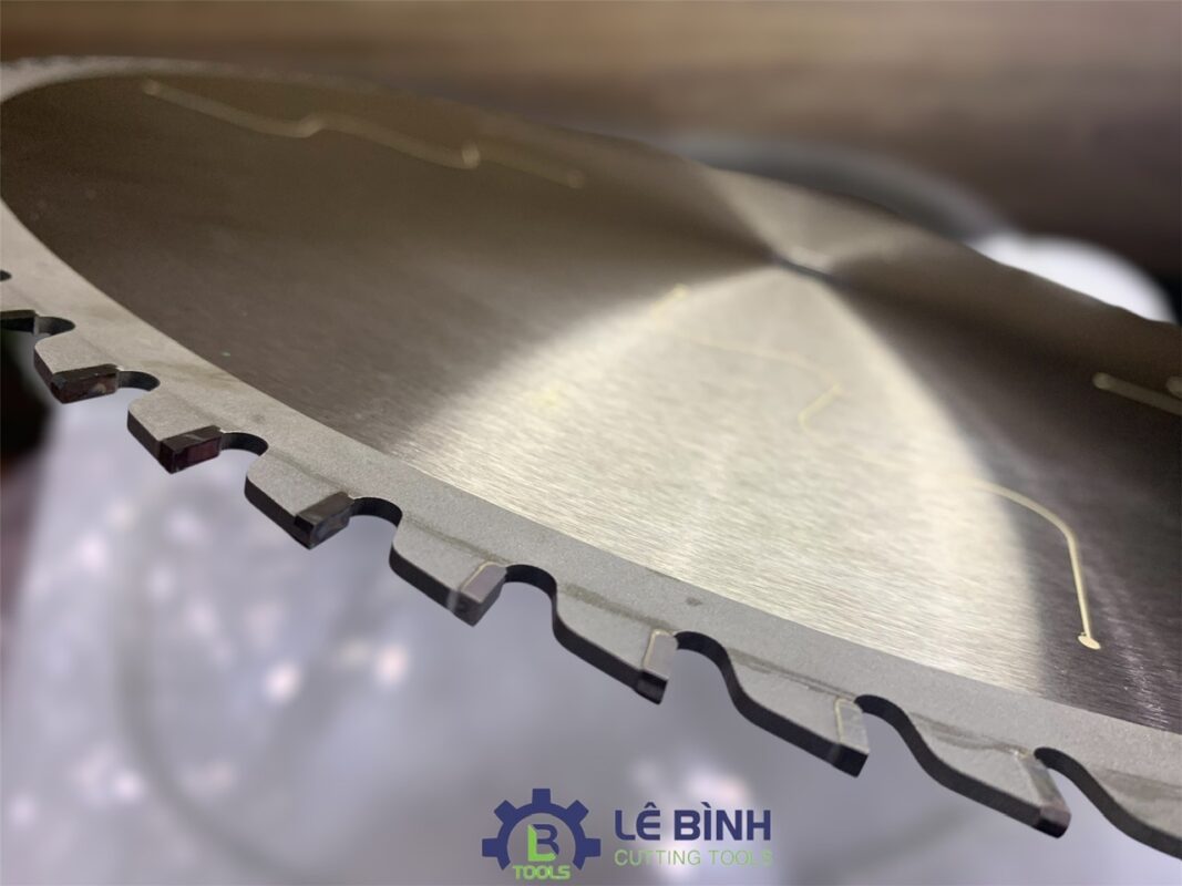 LƯỠI CƯA SẮT HỢP KIM TCT 355MM MÁY TUA CHẬM